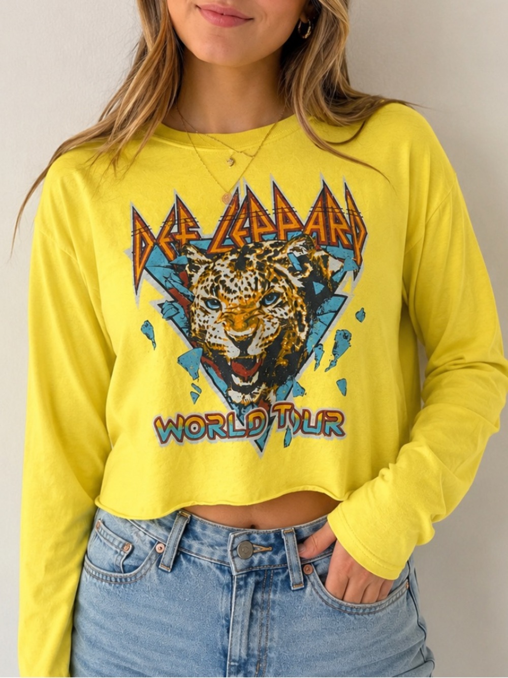 Def Leppard Yellow Graphic Long-Sleeve Crop Top Women’s Juniors Size M/L